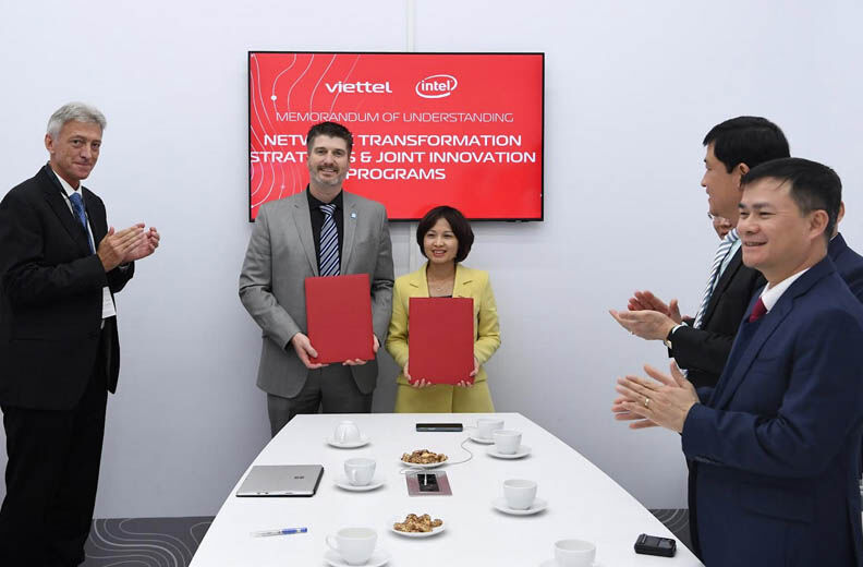 viettel_intel_mou.jpg