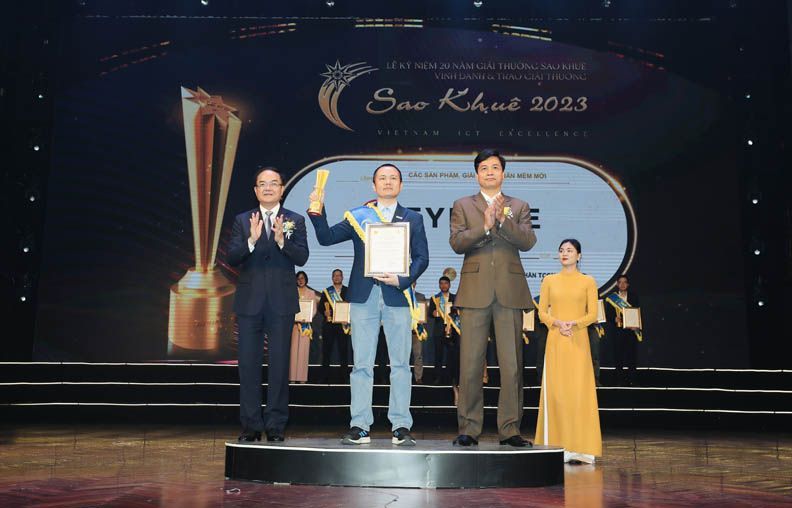 EYEFIRE School - Giải pháp trường học thông minh đạt giải thưởng Sao Khuê 2023