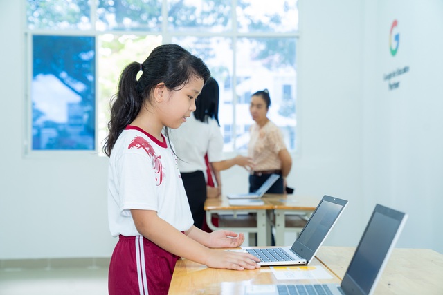 Galaxy Chromebook Go