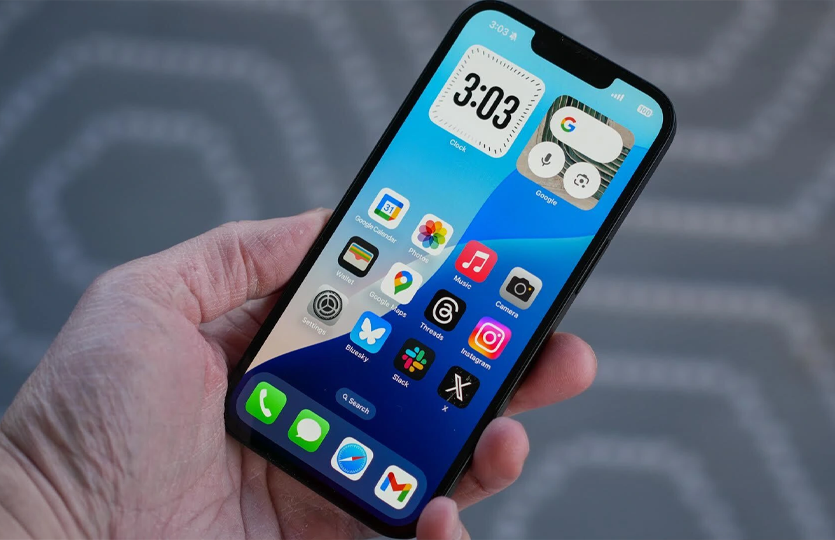 iPhone 16e