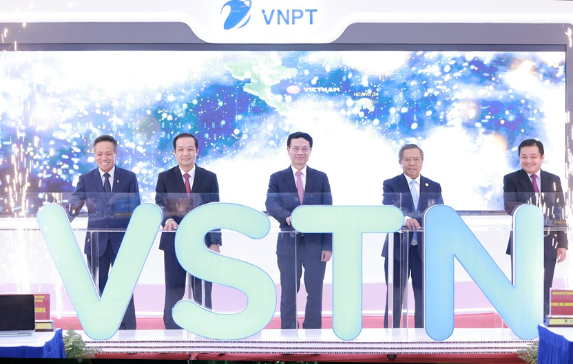 VNPT đưa vào khai thác tuyến cáp quang đất liền VSTN