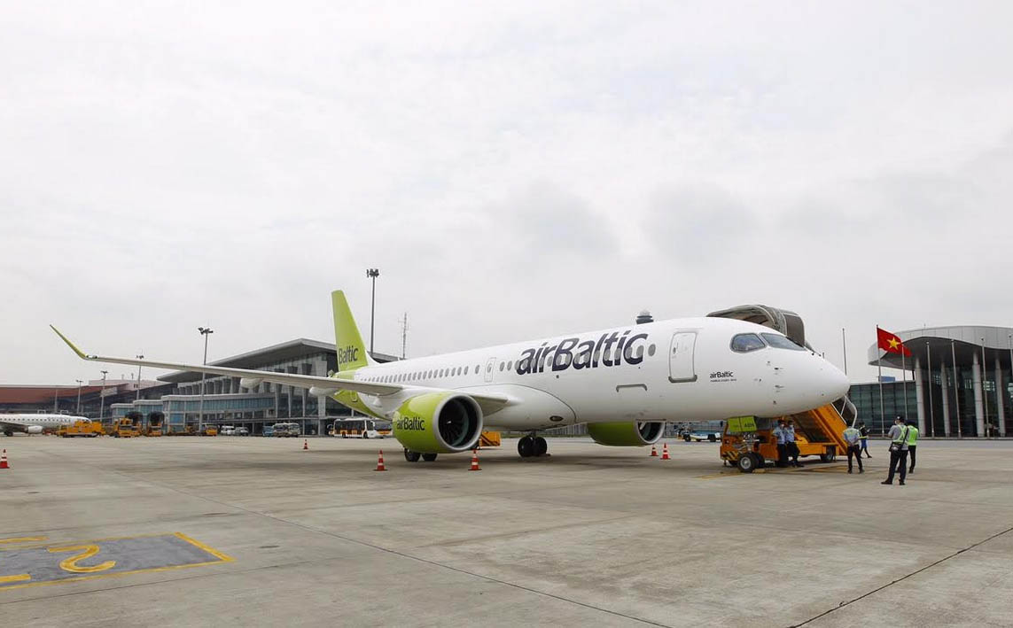Airbus_A220_300.jpg