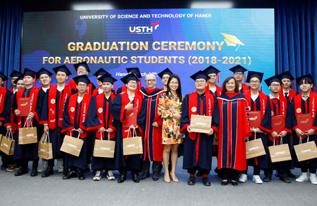 Khoa-hang-khong-USTH.jpg