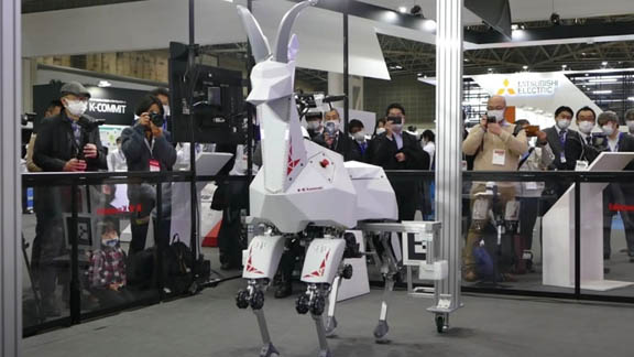 Kawasaki ra mắt robot dê có thể chở người