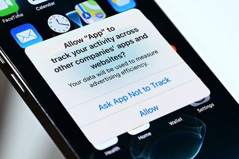 Apple khiến Facebook thiệt hại 12,8 tỉ USD trong năm 2022