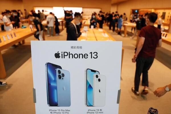Kinh tế suy thoái buộc Apple thắt lưng buộc bụng