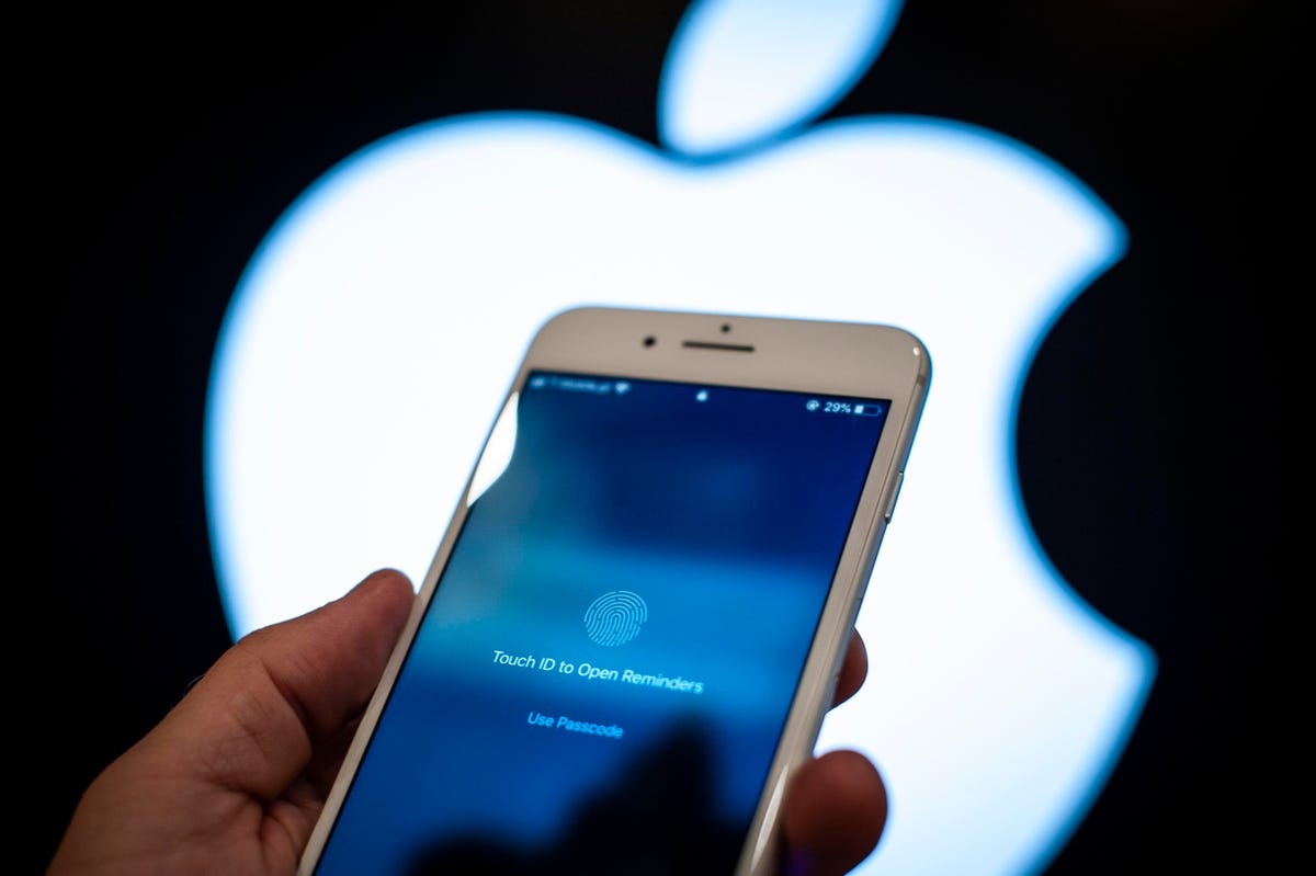 Face ID vẫn đang hoạt động tốt khiến việc đưa Touch ID trở lại không phải là điều dễ dàng