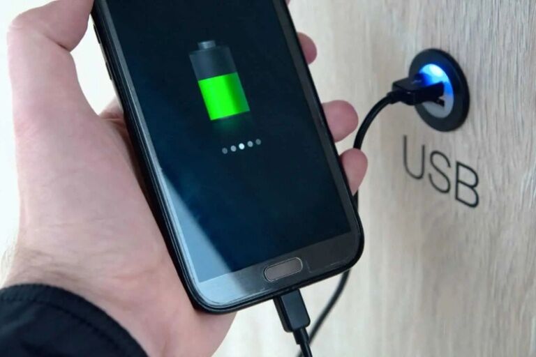 Cảnh giác với các trạm sạc USB công cộng