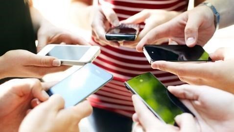 Chi phí dịch vụ Internet giảm nhẹ trên toàn cầu vào năm 2022