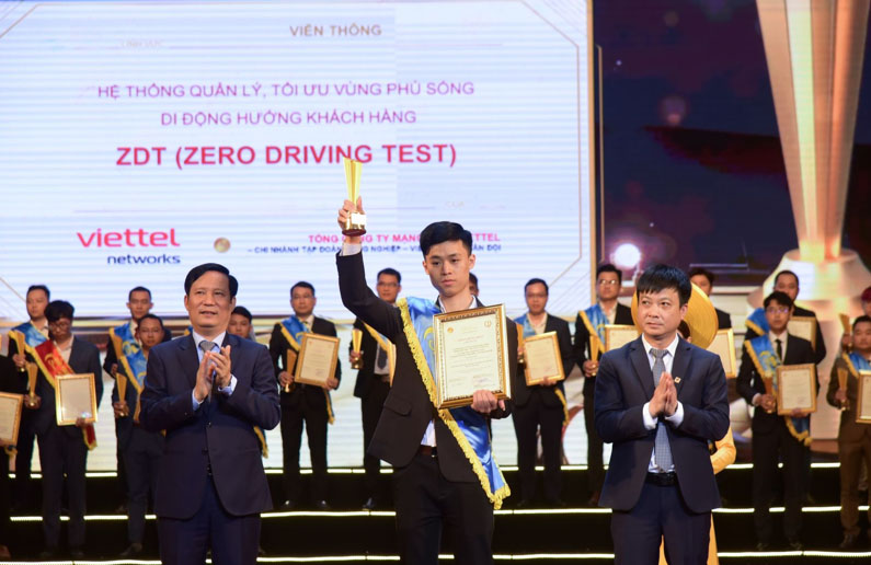 ZDT, VCVP và VOSP xuất sắc mang về 3 cúp Sao Khuê 2022 cho VTNet