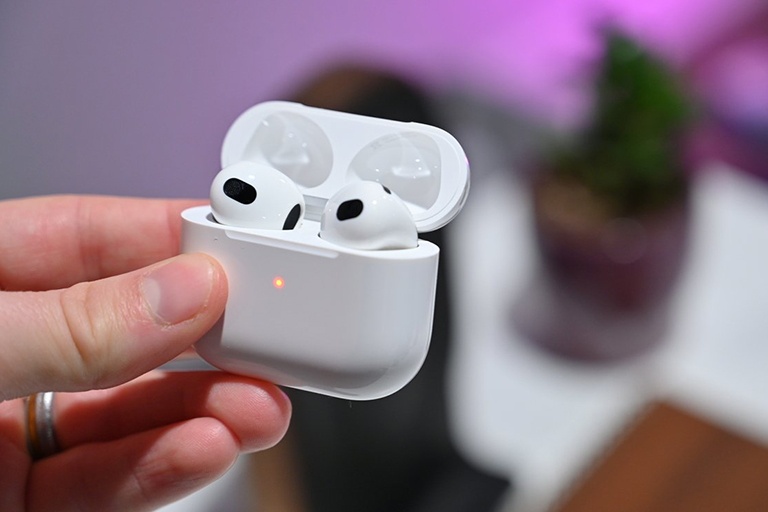 Apple đang phát triển phiên bản AirPods Lite giá rẻ