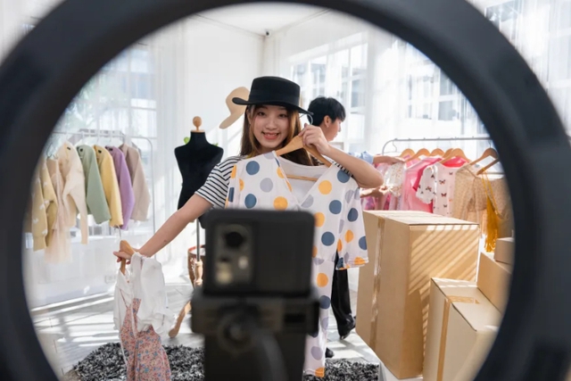 Instagram ngừng tính năng mua sắm trực tiếp vào ngày 16/3