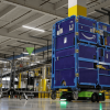 Amazon tăng tốc tự động hóa bằng robot AI