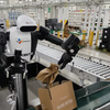 Robot hình người đầu tiên trong ngành logistics