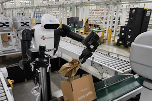 Robot hình người đầu tiên trong ngành logistics