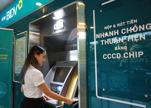 Giao dịch ngân hàng dễ dàng hơn với căn cước công dân gắn Chip