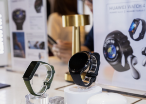 Huawei giới thiệu đồng hồ thông minh Watch 4, giá 11,99 triệu đồng