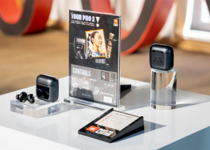 Tai nghe JBL Tour Pro 2 được bán với giá 5,99 triệu đồng