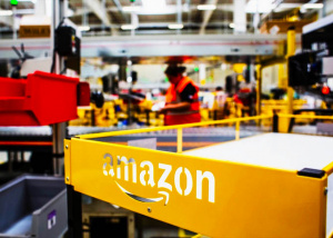 Amazon bị phạt 32 triệu euro vì giám sát nhân viên quá mức