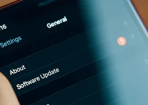 iOS 26.0.2 hứa hẹn sửa các lỗi khó chịu trên iPhone