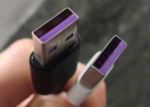 Ý nghĩa của cổng USB màu tím