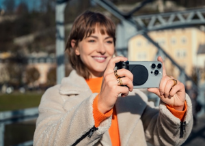 Leica lần đầu ra mắt phụ kiện cho iPhone