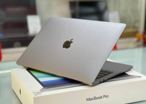 Doanh số Macbook tăng trưởng mạnh mẽ