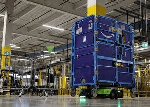 Amazon tăng tốc tự động hóa bằng robot AI