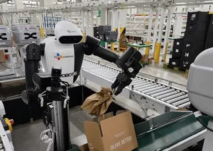 Robot hình người đầu tiên trong ngành logistics