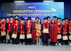 Những học viên đầu tiên tốt nghiệp khoa hàng không tại Đại học Khoa học và Công nghệ Hà Nội