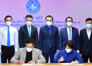 Local phối hợp cùng Hội Thầy thuốc trẻ Việt Nam tư vấn chăm sóc sức khỏe người dân hậu COVID