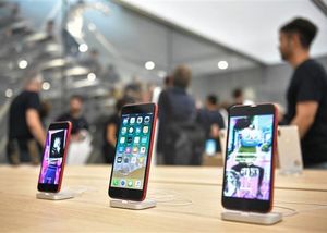 Apple cắt giảm sản lượng điện thoại iPhone và tai nghe AirPods