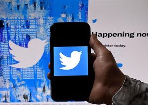 Tỷ phú Elon Musk tạm hoãn thỏa thuận mua lại Twitter