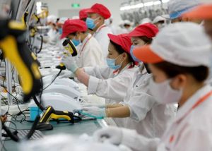 Apple ưu tiên chọn Việt Nam làm nơi sản xuất iPhone, MacBook
