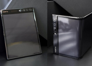 Vertu ra mắt smartphone màn hình gập Ayxta Fold