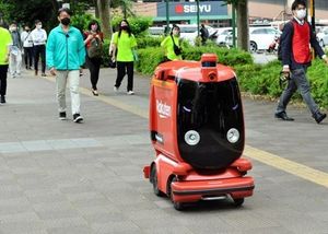 Ba công ty Nhật Bản thử nghiệm dùng robot tự hành để giao hàng
