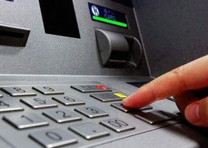 Vietcombank thí điểm rút tiền bằng CCCD gắn chip tại Hà Nội