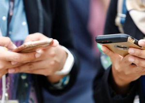 Người tiêu dùng chuyển hướng từ smartphone tầm trung sang giá rẻ