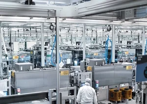 Intel hợp tác sản xuất chip cho MediaTek