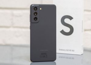 Samsung Galaxy S21 FE 5G giảm giá ‘sập sàn’ tại Việt Nam