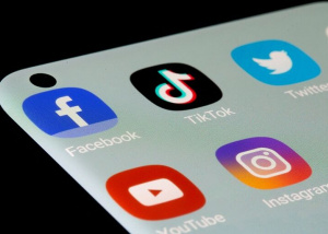 Người dùng smartphone dành 4 - 5 giờ trên mạng xã hội