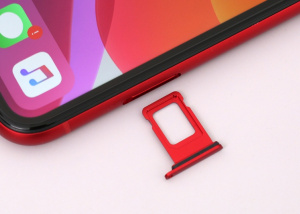 Bỏ khay SIM vật lý sẽ giúp điện thoại kháng nước tốt hơn nhờ thiết kế liền mạch