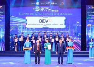 Ứng dụng BIDV SmartBanking nhận giải thưởng Chuyển đổi số Việt Nam 2022