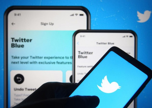 Twitter bắt đầu tính phí ‘tick xanh’ cho người dùng iOS
