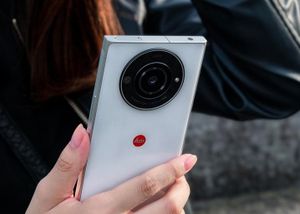Leica Leitz Phone 2 ra mắt, giá 39.5 triệu đồng