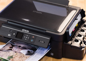 Epson tập trung vào máy in phun và từ bỏ máy in laser hoàn toàn vào năm 2026