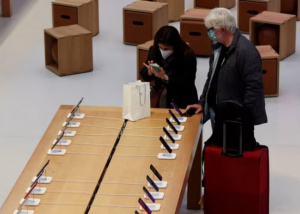 Doanh số smartphone sụt giảm kỷ lục