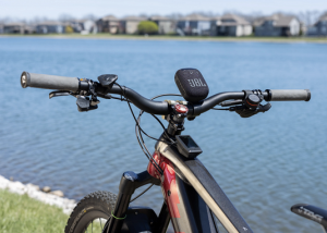 JBL trình làng loa di động đa năng Wind3S