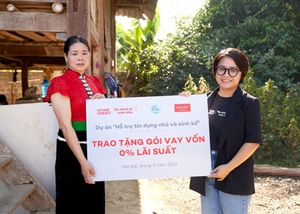 Home Credit trao gói vay vốn 0% lãi suất cho phụ nữ nghèo Yên Bái