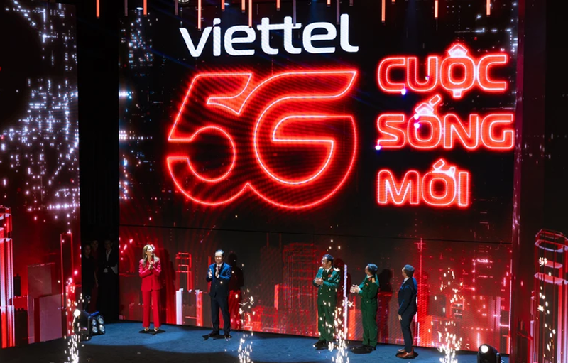 Lãnh đạo Viettel cùng đại diện Ericsson taị sự kiện Công bố chính thức khai trương mạng 5G của Viettel